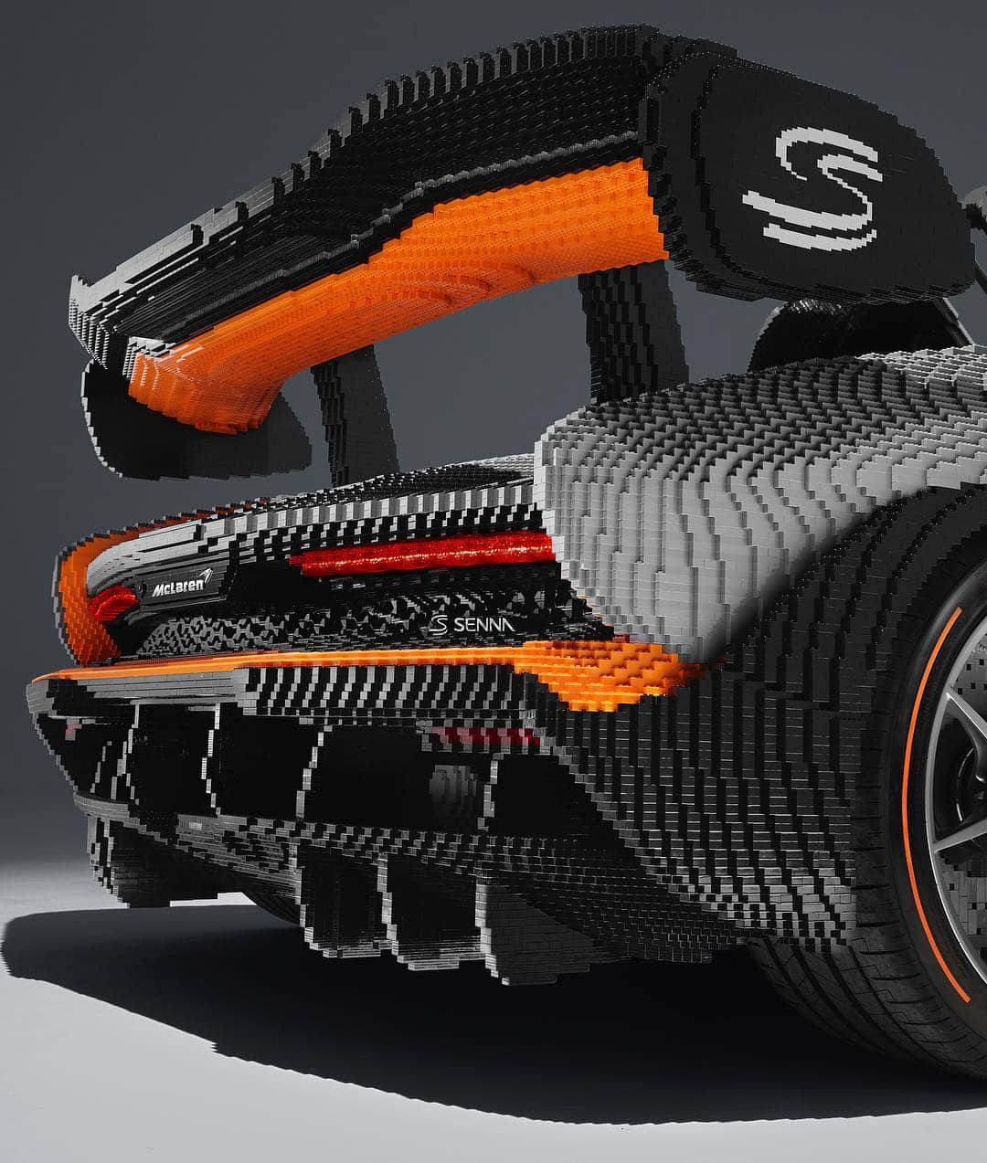 McLaren Automotiveさんのインスタグラム写真 - (McLaren AutomotiveInstagram)「It took 30 model builders close to an unbelievable 5000 hours to design and hand build this #FullScale @LEGO #McLarenSenna. Who knows how many road going Sennas could be created in this time?  #LEGOSpeedChampions #LEGO」3月26日 22時38分 - mclarenauto