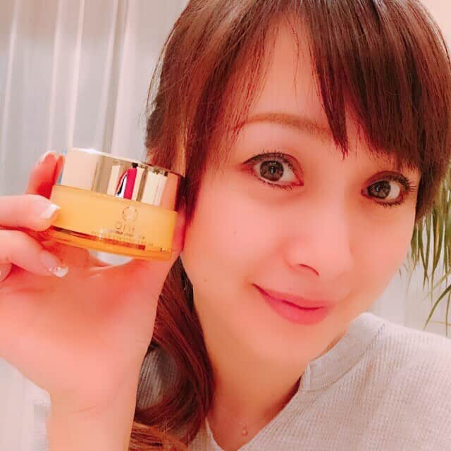 渡辺美奈代さんのインスタグラム写真 - (渡辺美奈代Instagram)「オールインワンの パワーリフティングクリーム♪ これだけで10役の優れものなんですよ〜😊 最近の私のツヤ肌ケアアイテム！  @euglenaonline #ユーグレナ #ワン #パワーリフティングクリーム #パワリフ  #PR」3月26日 22時51分 - watanabe_minayo