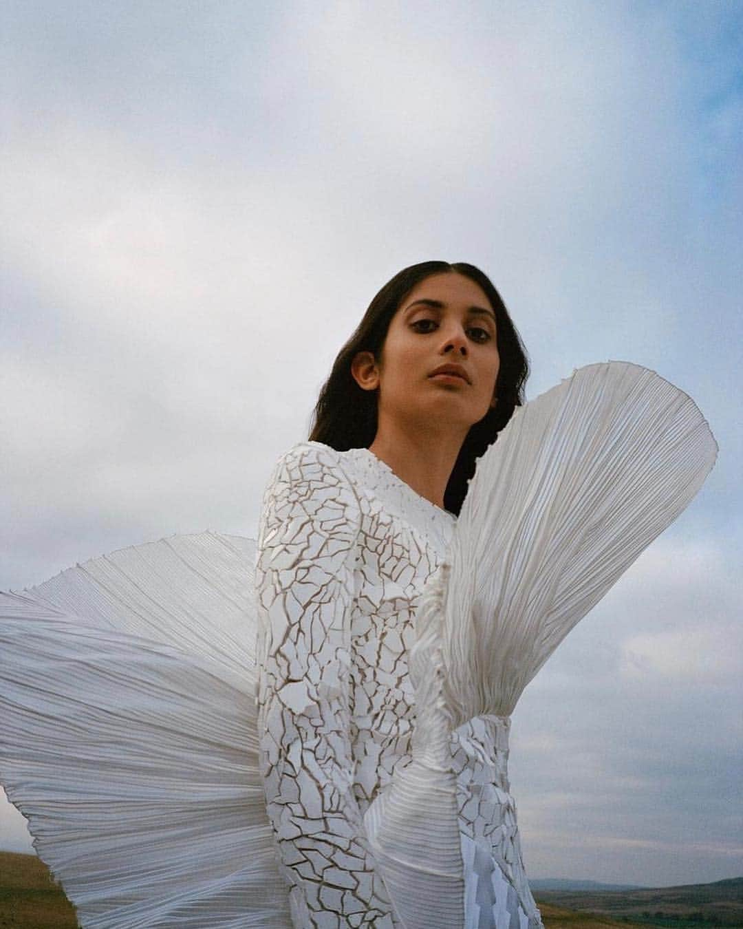 バルマンさんのインスタグラム写真 - (バルマンInstagram)「WHITE WANDERER @ind0jin wearing #BALMAINSS19 for @vogueindia styled by @mrfabioimmediato and shot by @ashishnshah.」3月26日 22時47分 - balmain