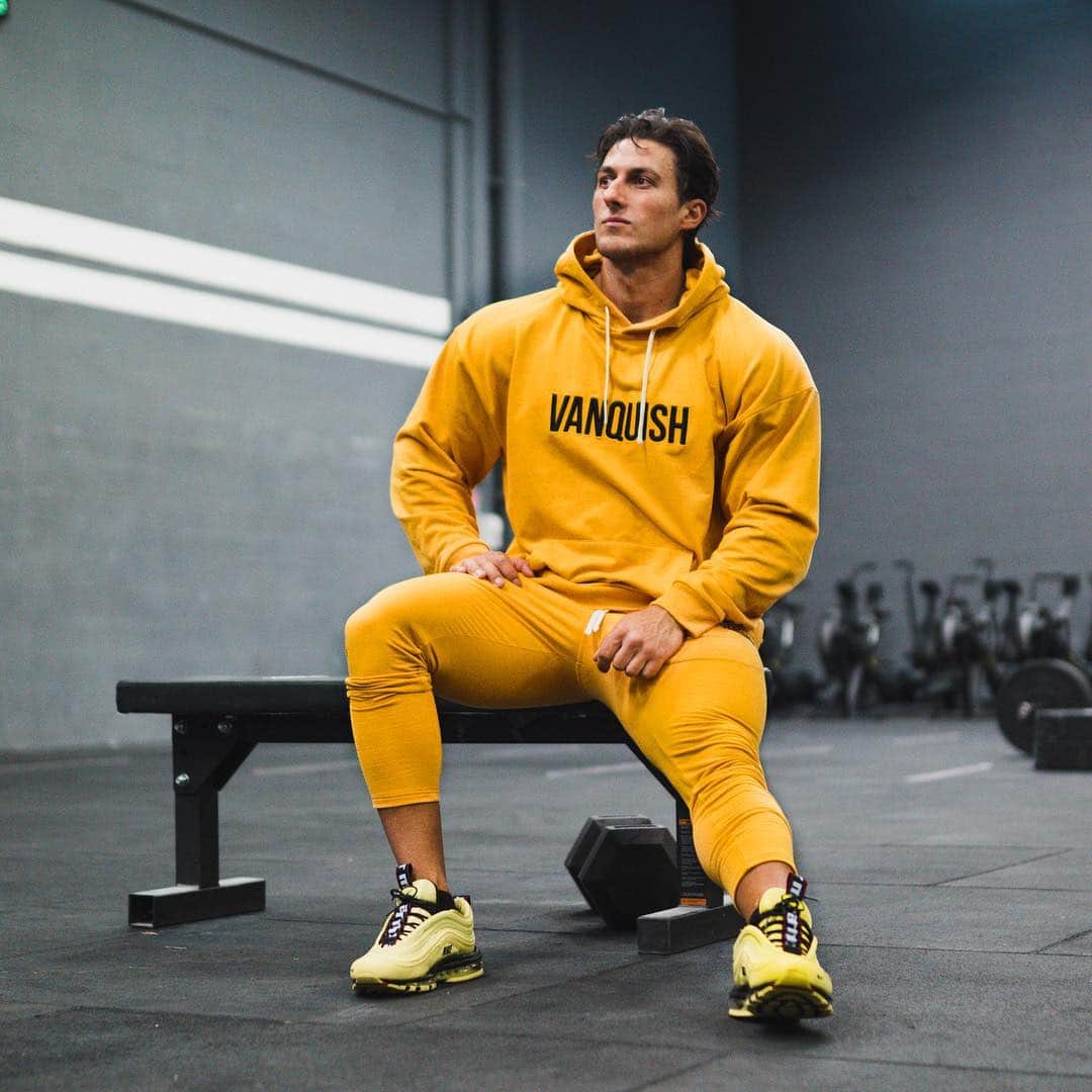 サディク・ハドゾビックさんのインスタグラム写真 - (サディク・ハドゾビックInstagram)「New @VQfit apparel dropped yesterday! Make sure you cop them before they are all sold out 👌🏼」3月26日 22時52分 - sadikhadzovic