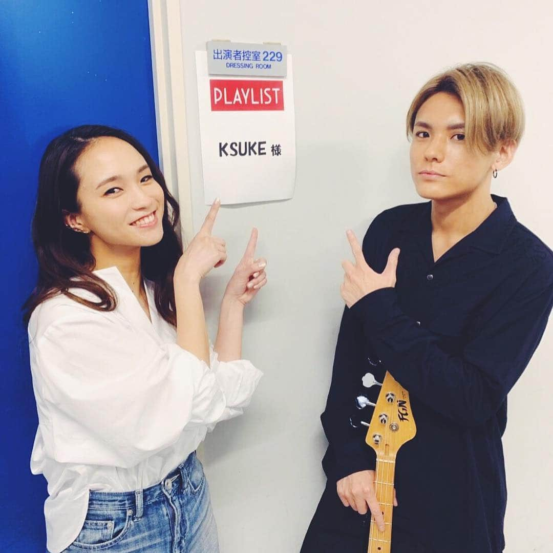 レオラさんのインスタグラム写真 - (レオラInstagram)「今夜です！🌙 深夜1:59〜 TBS「PLAYLIST」に  @ksuke_jpn くんと出演させていただいております！ . コラボした楽曲、「Weekend Paradise」を初めて歌ってます🕊✨ぜひご覧ください！😘🙏 . #Leola_LaLa #Leola #KSUKE #weekendparadise #playlist」3月26日 22時58分 - leola_official