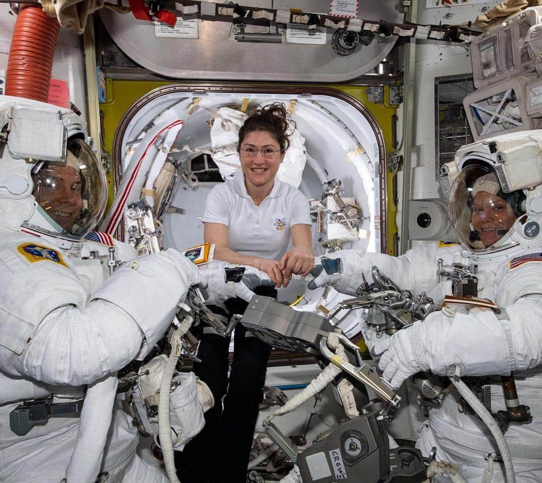 NBC Newsさんのインスタグラム写真 - (NBC NewsInstagram)「#NASA has scrapped plans for its first all-female #spacewalk because the #ISS is not carrying enough #space suits in the right size. More at the link in our bio. . 📷 NASA」3月26日 23時27分 - nbcnews