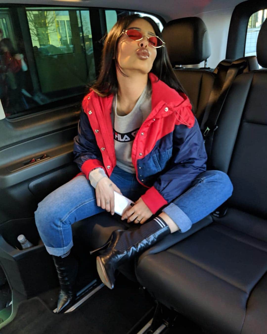 sananasのインスタグラム：「Jeans + heels are always a good idea 💋 _ OUTFIT DETAILS : .Veste @levis_fr .Sweat @filaeurope .Jeans @PrettyLittleThing .Bottines @Fendi .Lunettes @PrettyLittleThing .Sur mes lèvres Hydrating lip gloss “Uh huh honey” @MarcJacobsBeauty  _ #Outfit #OutfitOfTheDay #TenueDuJour #OOTD #Fashion」