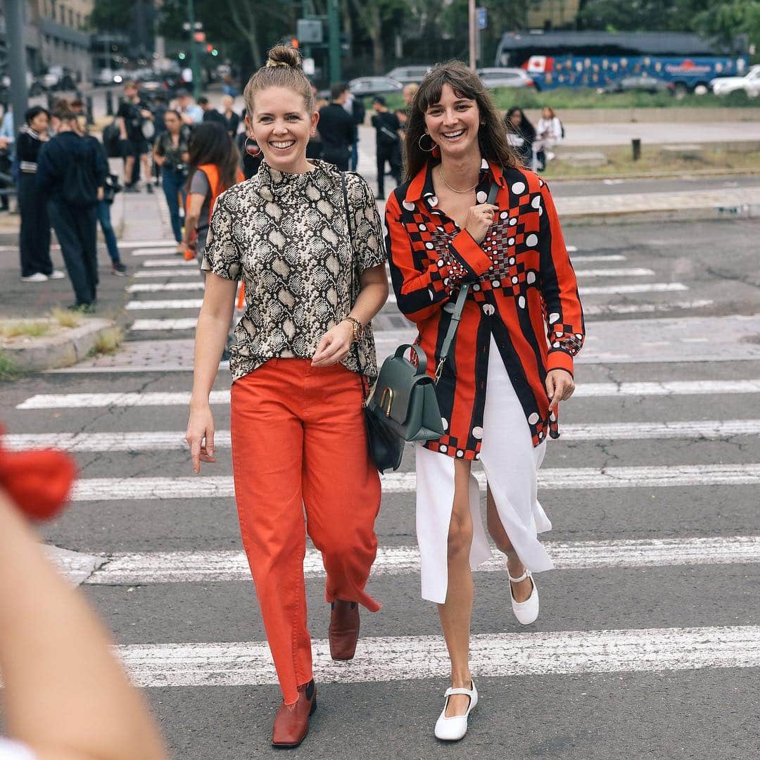 Vogue Runwayさんのインスタグラム写真 - (Vogue RunwayInstagram)「Turning 30 soon? Or simply creeping toward the major milestone? Well, it’s time to celebrate, to take stock, and to invest in yourself. Thirty is great. Thirty is always the new 20, only with less college parties and more upscale evenings. Thirty is knowing how to do your taxes—and knowing how to spend the return. So, how to prepare for the big 3-0? Our answer: Stock your closet with better accessories, for stellar staples, and for much, much better footwear. Tap the link in our bio for the 30 accessories to own before turning 30. Photographed by @mrstreetpeeper」3月26日 23時46分 - voguerunway
