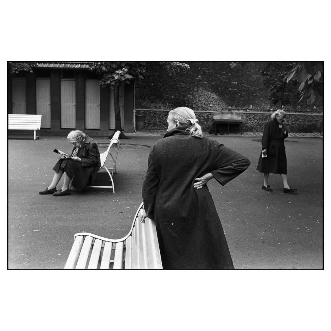 Magnum Photosさんのインスタグラム写真 - (Magnum PhotosInstagram)「"Martine Franck encourages us to take another look at the supposed banality of everyday life" - Anne Lacoste . We look back at the life and work of Martine Franck through a series of extracts from her eponymous retrospective monograph. Link in bio. . PHOTO: "Maison de Nanterre", old people's home. Hauts-de-Seine, France. 1978. . © #MartineFranck/#MagnumPhotos」3月27日 0時00分 - magnumphotos