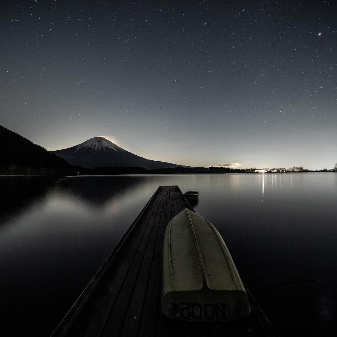 Atsushi Aizawaさんのインスタグラム写真 - (Atsushi AizawaInstagram)「1073 田貫湖  Fuji, Shizuoka, Japan 静岡県富士宮市  #japanfocus #jp_gallery #instagramjapan #ig_japan #wu_japan #wu_asia #worldunion #theworldshotz #igersjp #team_jp_ #team_jp_東 #静岡県 #team_jp_skyart  #mtfuji #Japan #Shizuoka  #natureaddict Mt. Fuji Shizuoka, Japan #Lovers_Nippon #東京カメラ部#japan_night_view #japan_night_view_member #1xPicoftheDay #phos_japan #夜景ら部 #写真好きな人と繋がりたい #bestjapanpics  #photo_shorttrip #しぞーカメラ部  #night_excl #sonyworldclub」3月26日 23時56分 - a_aizawa