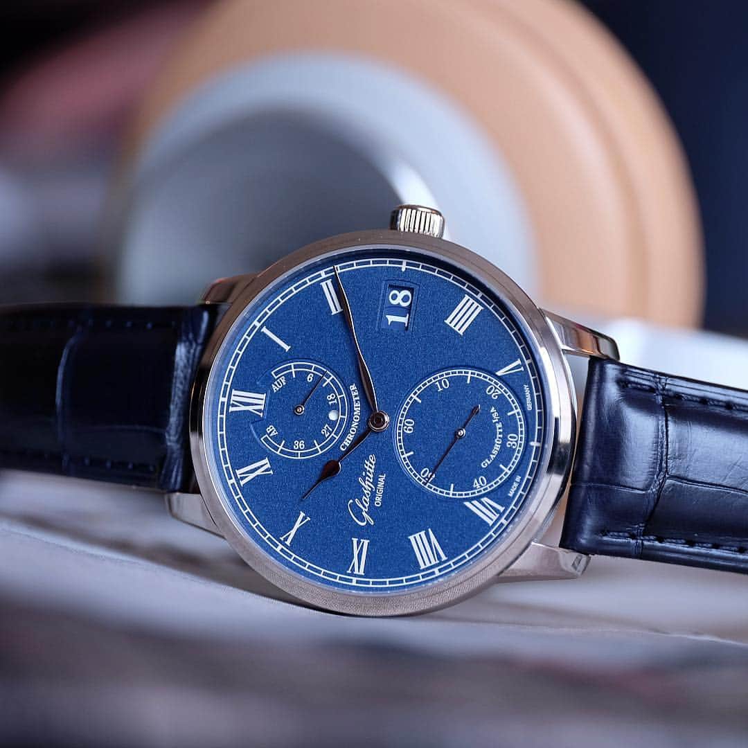 Daily Watchさんのインスタグラム写真 - (Daily WatchInstagram)「Class and presicion on your wrist with the @glashuetteoriginal Senator Chronometer!」3月26日 23時58分 - dailywatch