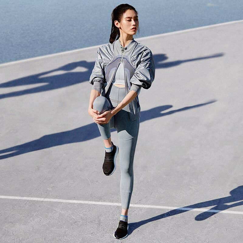 ステラ・マッカートニーさんのインスタグラム写真 - (ステラ・マッカートニーInstagram)「The changes we make today redefine tomorrow. @MingXi11 fronts the adidas by Stella McCartney campaign wearing styles made using Parley Ocean Plastic™. Discover the campaign on #StellasWorld.⁣ ⁣ #StellaMcCartney #aSMC ⁣」3月26日 23時59分 - stellamccartney