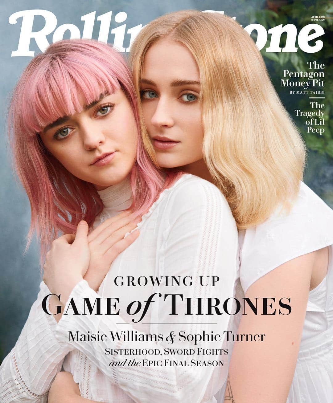 ソフィー・ターナーのインスタグラム：「Rolling stone 📸 @nicolenodland 👗 @stricola 💄 @naokoscintu 💇‍♀️ @raphaelsalley ♥️ @maisie_williams」