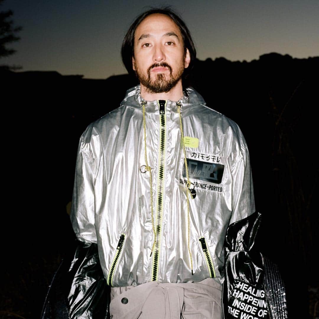 ディーゼルのインスタグラム：「@steveaoki in Diesel for @rougefashionbook 💥💥💥 . . Steve wears a metallic nylon jacket with fluorescent details - “J-Matise” . . Photo by @jennyhueston  Style by @kattypaldos  Hair & Make Up by @serasloane」