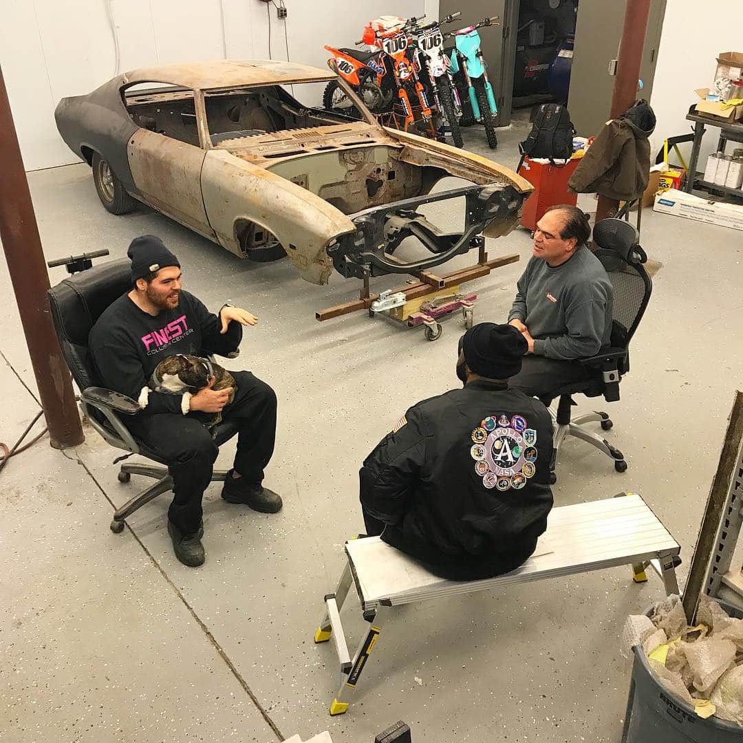 ファンクマスター・フレックスのインスタグラム：「We gearing up early! Sema2019 @hotchkis #68chevelle (138vin) ss will be something special! Lou / Danny @sixtwelveautoworx !!!! We are still undecided on the drivetrain! @originalpartsgroupinc」