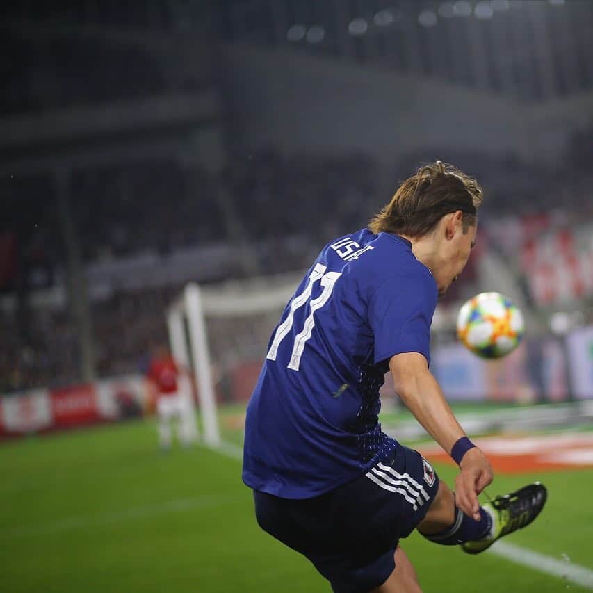 のインスタグラム：「. Set-Piece （2019.03.26） . 📷Photo by Shin-ichiro Kaneko/兼子愼一郎 . #宇佐美貴史 #TakashiUsami #日本代表 #daihyo #SamuraiBlue #サムライブルー #森保ジャパン #🇯🇵 #NationalTeam #サッカー #football #⚽️ #サッカーキング」