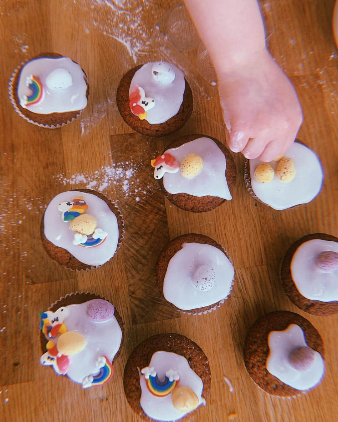 ファーン・コットンさんのインスタグラム写真 - (ファーン・コットンInstagram)「Easter baking come early 🐣」3月27日 0時59分 - fearnecotton