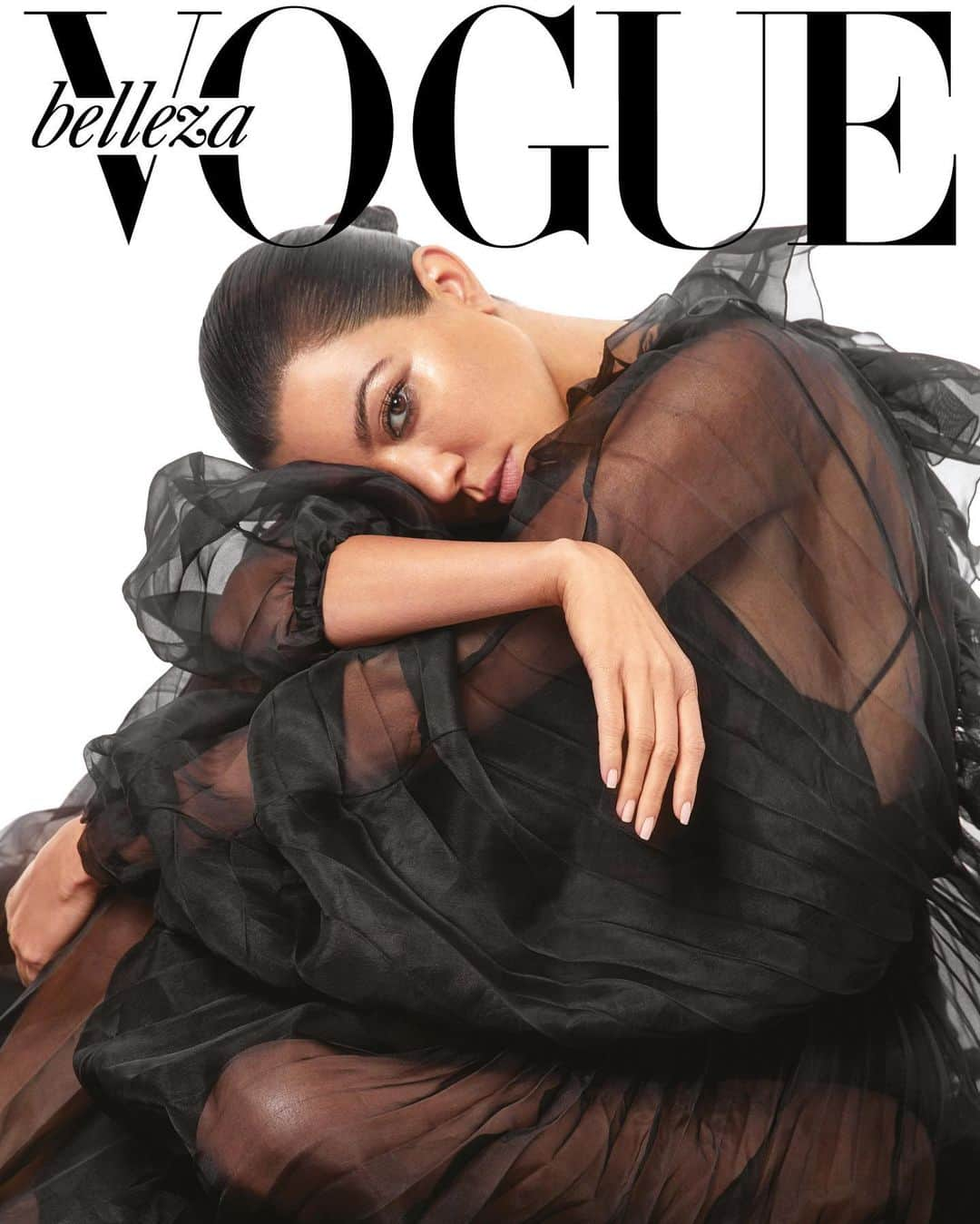 コートニー・カーダシアンさんのインスタグラム写真 - (コートニー・カーダシアンInstagram)「Vogue Belleza for @voguemexico cover 🖤」3月27日 1時00分 - kourtneykardash