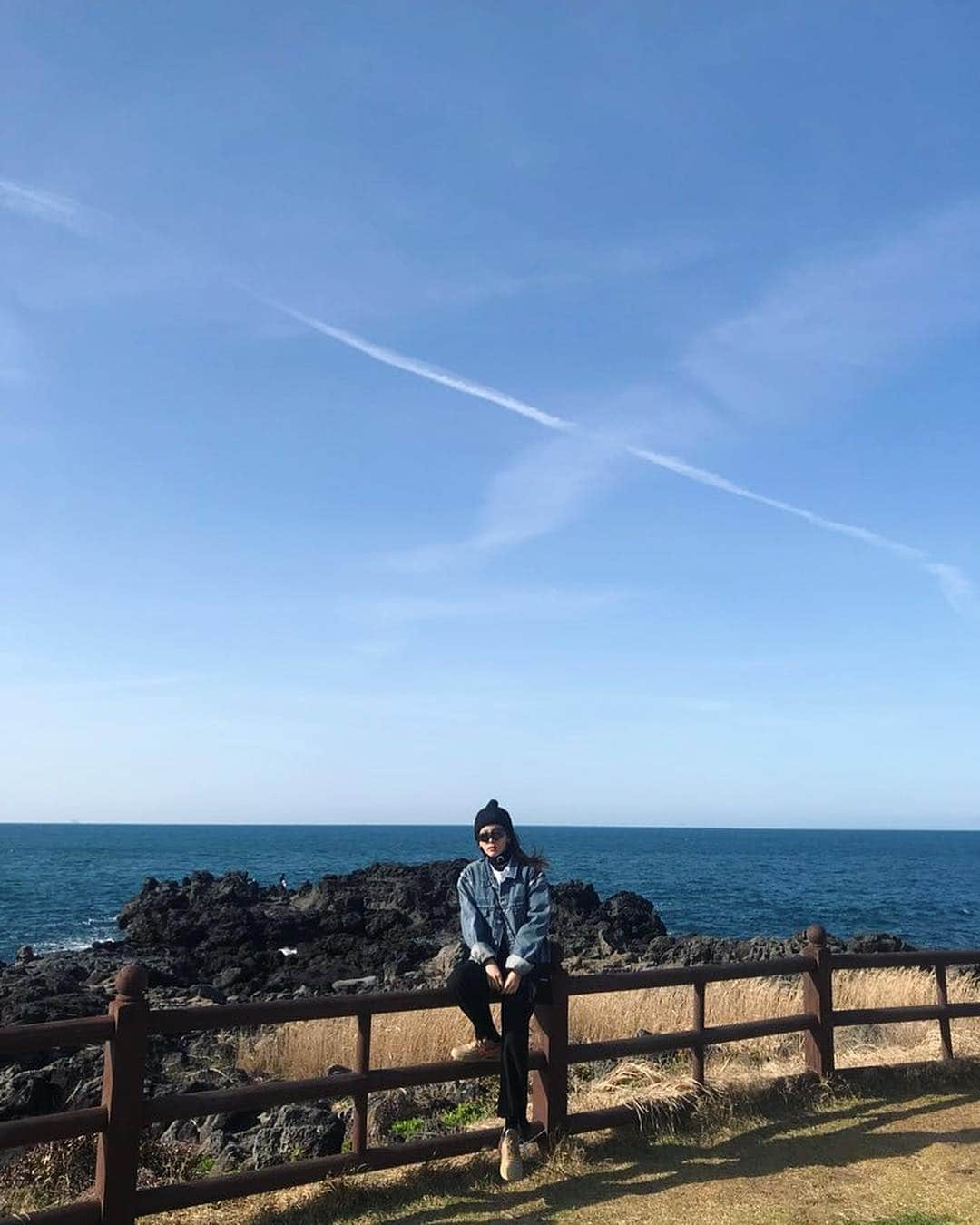 ダラ さんのインスタグラム写真 - (ダラ Instagram)「🌊🌴🌼 유채꽃이 피었다.」3月27日 1時10分 - daraxxi