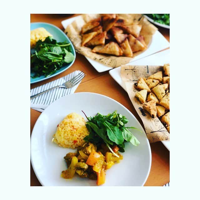 machi28777さんのインスタグラム写真 - (machi28777Instagram)「デトックスウォーター始めました^_^ ・ ・ @dulton.jiyugaoka  DULTONサーバー、このサイズめちゃくちゃよい✨ オススメですよー！！ ・ ・ 今日は内臓にアプローチするタンパク質強化レシピ実習。 特に女性は意識してもなかなかタンパク質摂取が難しい…どう効果的に取っていくのか？ ・ ・ それも簡単、美味しい、継続可能がコンセプト。 上手に食材代替えと吸収率を掛け合わせてレシピ考案✨  何より仲間とプログラムミーティングするのが楽しいな^_^ ・ ・ @salonsimpure  サロンで6月より内臓アップのボディメイキングプログラムがスタートします✨ お楽しみに❤️ ・ ・ 詳細はライン@に更新しました^_^ @machi28777  ライン@ご覧くださいませ✨  #内臓アッププログラム #内臓 #ボディメイク #タンパク質強化 #ナチュラルビューティーアドバイザー #ワンランク上の私になる #simpure #ライフスタイル提案型サロン #3か月プログラム #我が家に集結 #狭いながらどうにかなる笑  #来てくれてありがとう #インナービューティー #腸活 #菌活 #甘酒 #塩麹 #麹 .......................................................................✈︎ 前クリップを編集中、消えてしまいました涙 いいね👍して下さった皆さま申し訳ありません！ いつもありがとうございます😊」3月27日 1時13分 - machi28777_