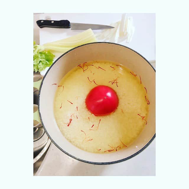 machi28777さんのインスタグラム写真 - (machi28777Instagram)「デトックスウォーター始めました^_^ ・ ・ @dulton.jiyugaoka  DULTONサーバー、このサイズめちゃくちゃよい✨ オススメですよー！！ ・ ・ 今日は内臓にアプローチするタンパク質強化レシピ実習。 特に女性は意識してもなかなかタンパク質摂取が難しい…どう効果的に取っていくのか？ ・ ・ それも簡単、美味しい、継続可能がコンセプト。 上手に食材代替えと吸収率を掛け合わせてレシピ考案✨  何より仲間とプログラムミーティングするのが楽しいな^_^ ・ ・ @salonsimpure  サロンで6月より内臓アップのボディメイキングプログラムがスタートします✨ お楽しみに❤️ ・ ・ 詳細はライン@に更新しました^_^ @machi28777  ライン@ご覧くださいませ✨  #内臓アッププログラム #内臓 #ボディメイク #タンパク質強化 #ナチュラルビューティーアドバイザー #ワンランク上の私になる #simpure #ライフスタイル提案型サロン #3か月プログラム #我が家に集結 #狭いながらどうにかなる笑  #来てくれてありがとう #インナービューティー #腸活 #菌活 #甘酒 #塩麹 #麹 .......................................................................✈︎ 前クリップを編集中、消えてしまいました涙 いいね👍して下さった皆さま申し訳ありません！ いつもありがとうございます😊」3月27日 1時13分 - machi28777_