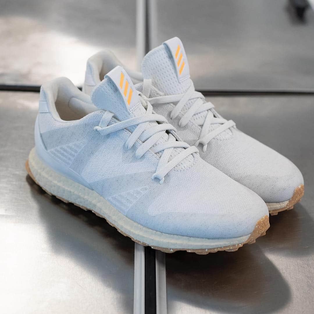 adidas Golfさんのインスタグラム写真 - (adidas GolfInstagram)「Good enough to eat. White upper represents the🍦portion of the Georgia Peach Ice Cream sandwich sold inside the gates off Magnolia Lane. Coming 4/8 in limited quantities. ➖ #adidasGolf #Golf」3月27日 1時21分 - adidasgolf