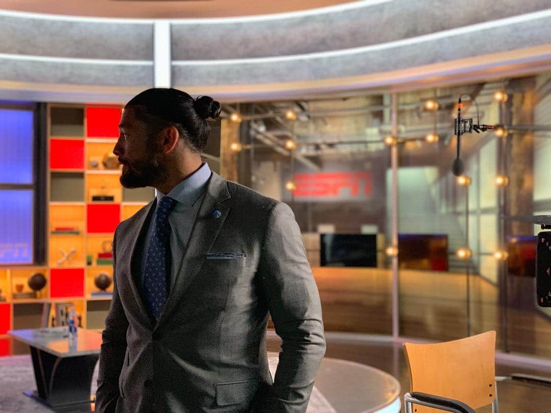 WWEさんのインスタグラム写真 - (WWEInstagram)「After accepting @dmcintyrewwe’s #WrestleMania challenge, #TheBigDog @romanreigns made his way to @espn today! Roman appeared on both @sportscenter & @firsttake to discuss his comeback as well as his @49ers!」3月27日 1時38分 - wwe