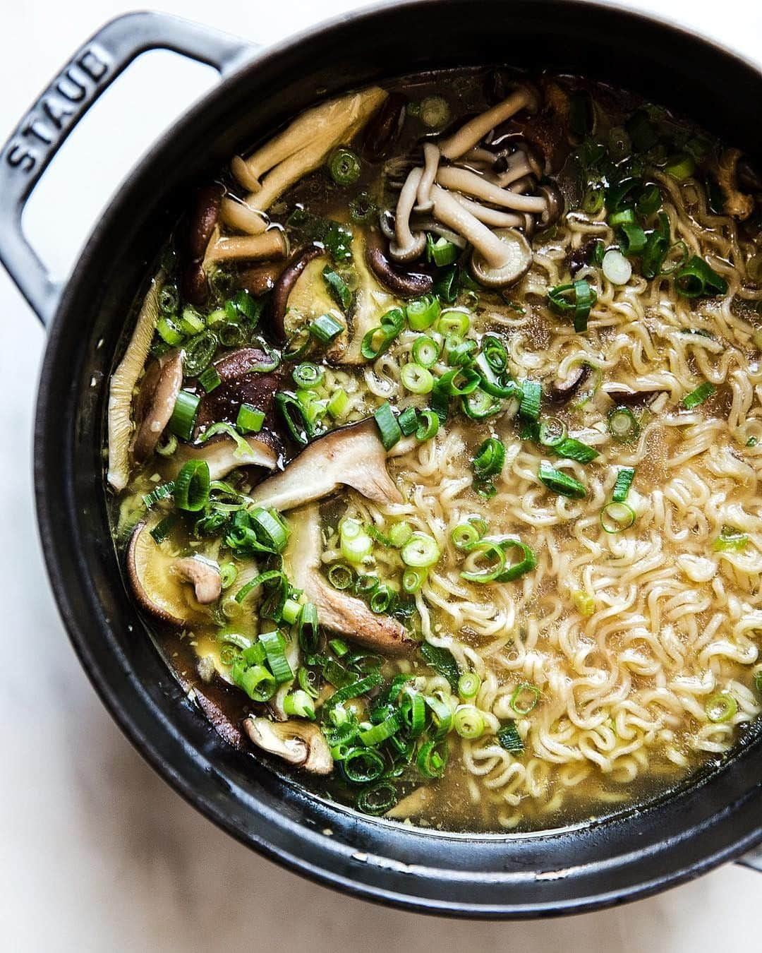 Staub USA（ストウブ）さんのインスタグラム写真 - (Staub USA（ストウブ）Instagram)「If instant ramen is for your 20s then @themodernproper's easy Chicken Ramen is for your 30s... and 40s and 50s and so on. This #adulting version has a chicken broth base, scallions, toasted sesame oil, fresh mushrooms... and comes together in 30 minutes! . . Find the #MadeinStaub recipe at https://themodernproper.com/posts/easy-chicken-ramen-soup.」3月27日 2時00分 - staub_usa