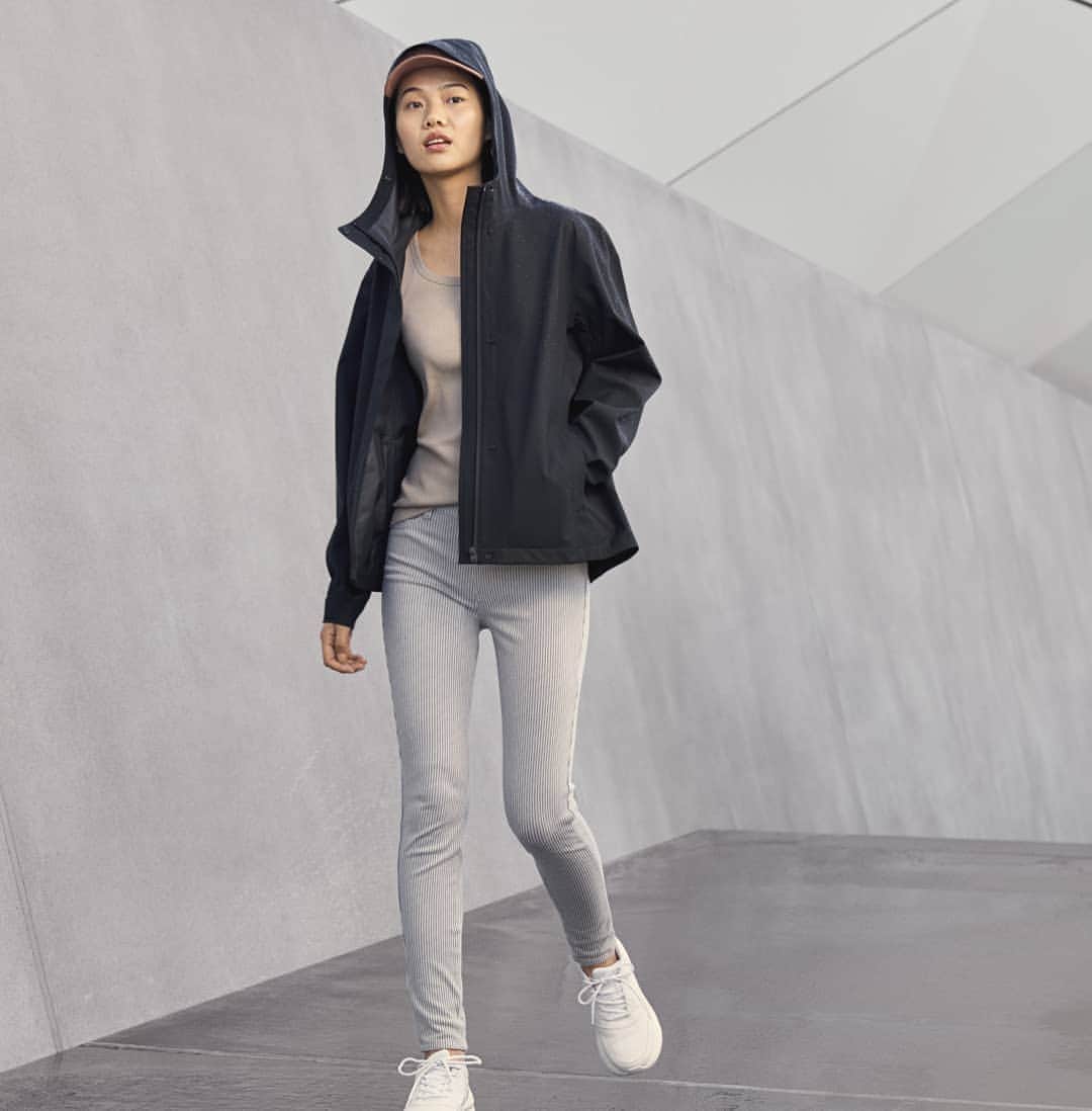 のインスタグラム：「Stay active, rain or shine. UNIQLO BLOCKTECH now on offer from £39.90.  Limited offer available until 03/04/19. #Uniqlo #LifeWear #UniqloLifeWear #BLOCKTECH」