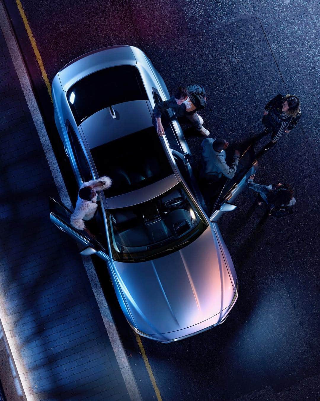 Jaguarさんのインスタグラム写真 - (JaguarInstagram)「Stylish good looks, precision engineering and a palpable sense of excitement. Search 'New Jaguar XE' to explore our #luxury #sports #saloon. #Premium #Design #Sports #Saloon #AWD #SportsCar #CarsofInstagram #InstaCar」3月27日 2時27分 - jaguar