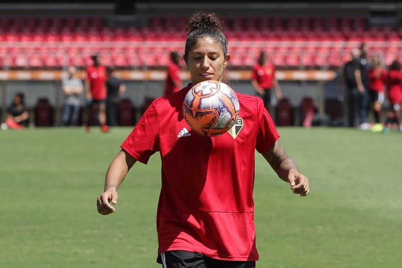 São Paulo FCさんのインスタグラム写真 - (São Paulo FCInstagram)「Futebol feminino em ação! A equipe do Tricolor treinou na manhã desta terça-feira (26) no Morumbi, visando a estreia no Campeonato Brasileiro A2 nesta quarta-feira (27), às 15h, no CFA Laudo Natel, em Cotia, contra o América-MG, com entrada livre para a torcida. Após as atividades, a atacante Cristiane foi apresentada à imprensa e concedeu entrevista coletiva. “É uma honra defender esse clube gigante”, falou a camisa 11. #FutebolFemininoTricolor #VamosSãoPaulo 🇾🇪 ‪⠀⠀⠀⠀⠀⠀⠀⠀⠀‬ 📸 Rubens Chiri / saopaulofc.net」3月27日 3時11分 - saopaulofc