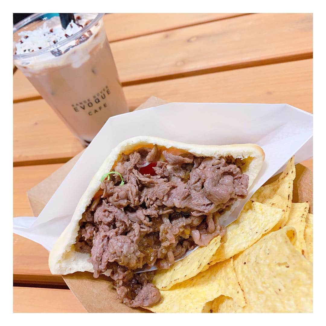 筒井萌子のインスタグラム：「* ジャパンゴルフフェア⛳️の会場で食べた◡̈⃝ ボリュームたっぷりで美味しかった🤤🌷 @tokyo_cowboy ・ #筒井萌子 #女優 #actress #モデル #model #岡山  #shooting #instagood #instalike #converse #撮影 #followme #instalike #ブリヂストンゴルフ #tommyjeans #dhoric #snidel #lee #ゴルフ #ゴルフ女子 #ゴルフコーデ #골프 #좋아요반사 #좋아요그램 #좋아요환영 #데일리그램 #패션 #오오티디 #카페 #카페 #ジャパンゴルフフェア」