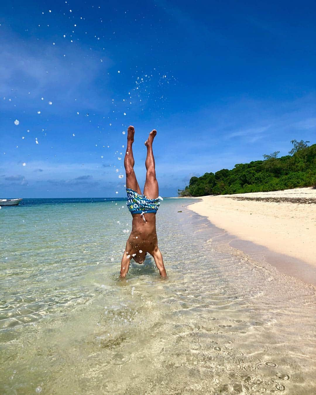 城戸康裕さんのインスタグラム写真 - (城戸康裕Instagram)「世界遺産、グレート・バリア・リーフきた🏖✨ ・ グリーン島、雨季なのにまさかのバリバリ晴れ☀️✨ ・ 世界遺産☆48 ・ #城戸遺産 ・ 2019.3.26◉グレート・バリア・リーフ 《オーストラリア・ケアンズ》 ・ #australia #greenisland #グリーン島 #🇦🇺 #世界遺産 #worldheritage @diviner_official  #🌏54ヶ国制覇」3月27日 12時55分 - yasuhiro.kido