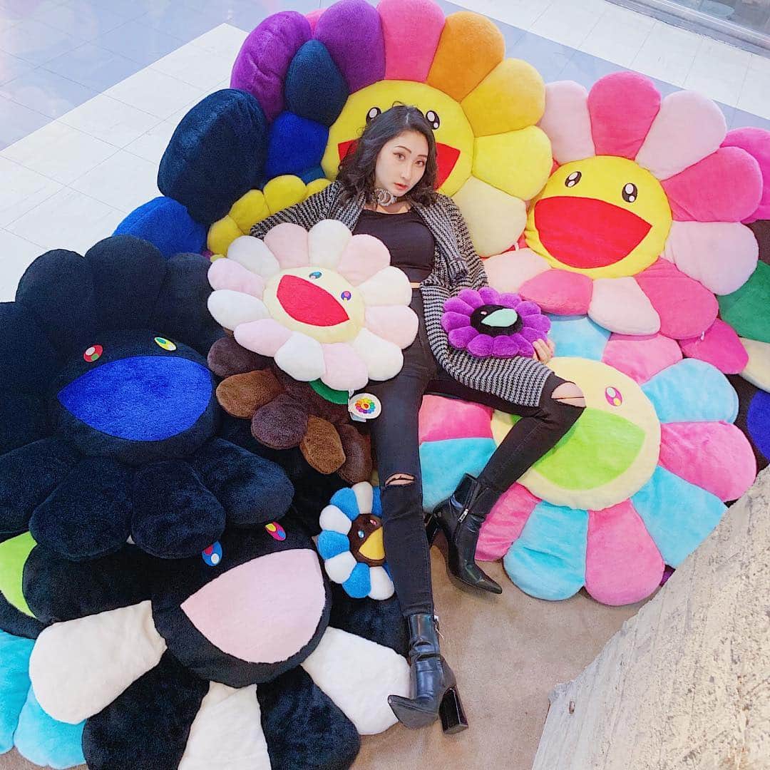 のインスタグラム：「🌼🌼🌼🌈﻿ ﻿ ﻿ #カイカイキキ﻿ #kaikaikiki﻿ #Barzingaro﻿ #バージンガロ」
