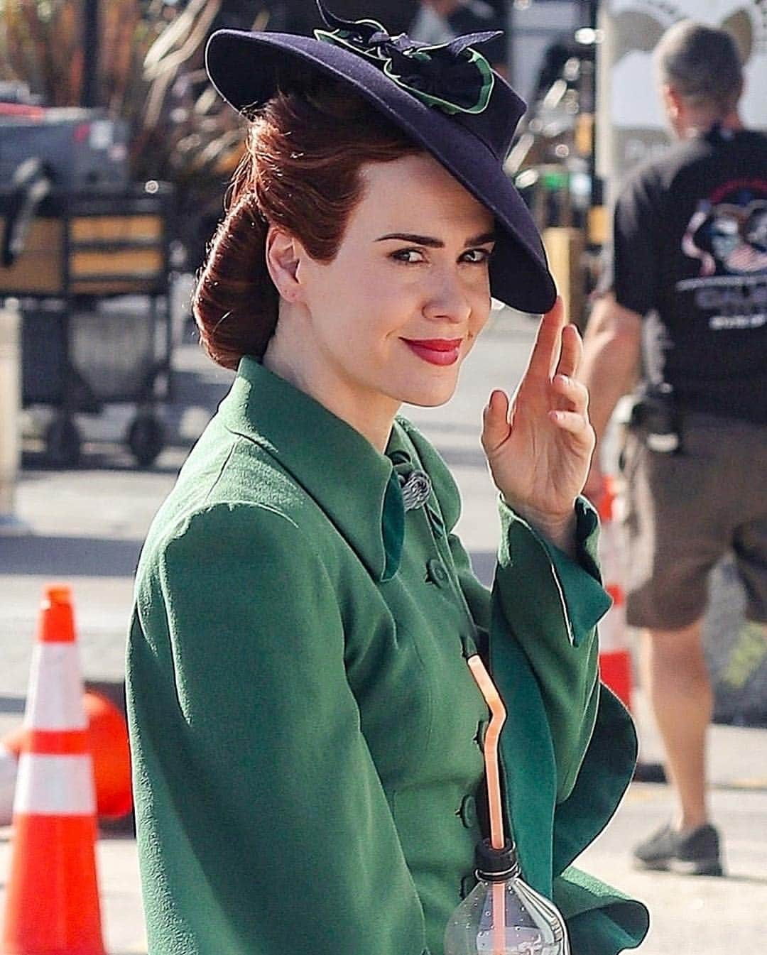 Just Jaredさんのインスタグラム写真 - (Just JaredInstagram)「@mssarahcatharinepaulson flashes a smile as she arrives on set of her upcoming Netflix series “Ratched!” #SarahPaulson #Ratched Photos: Backgrid」3月27日 13時22分 - justjared