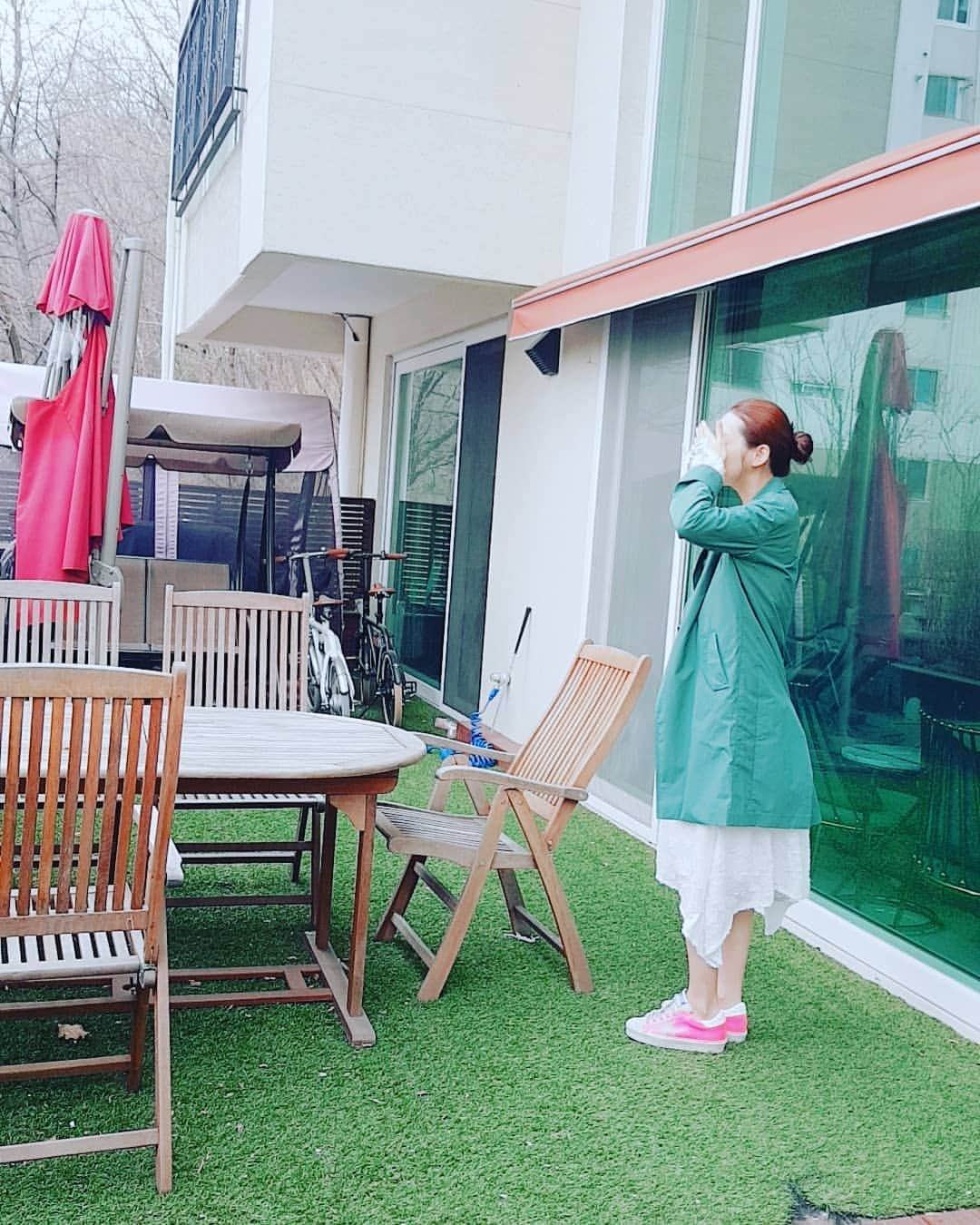 ソ・イヒョンさんのインスタグラム写真 - (ソ・イヒョンInstagram)「봄맞이 아우터~~^^ 오똔게 더이쁜가용?? 저는... 못고르겠어요 😅😅 이번시즌 제뉴는!! 정말 너무편해서 매일매일 함께해도좋을꺼같아용👏👏 봄사파리~ 봄자켓~ 다이쁜데.. 저도 하나씩 미리장만했어용~🎀 이계절에딱!  #제뉴 #JennU #소이현자켓#봄사파리자켓」3月27日 13時24分 - ssoyang84