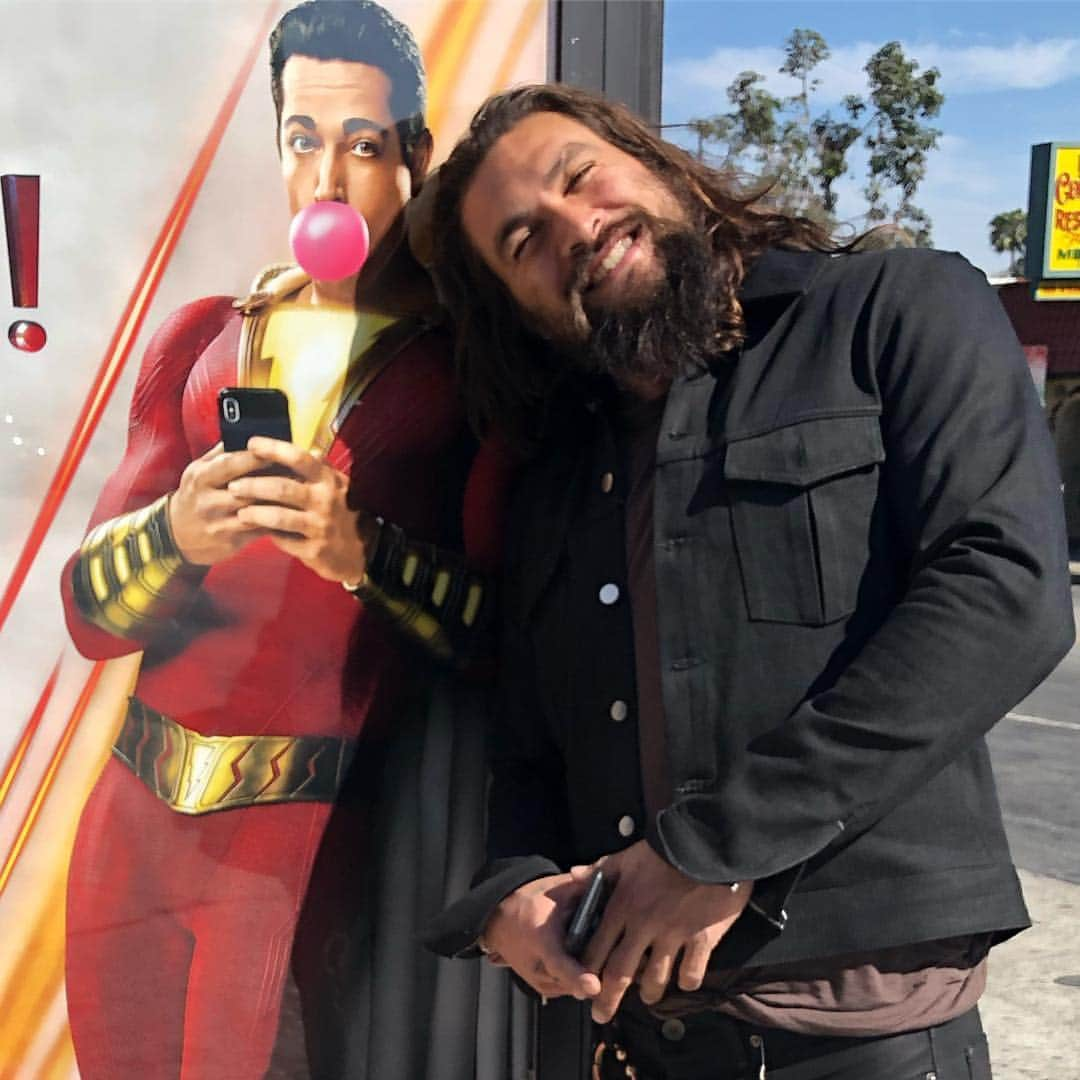 ジェイソン・モモアさんのインスタグラム写真 - (ジェイソン・モモアInstagram)「So proud of my friend @zacharylevi  and my producer Peter Safran #shazam  April 5 it’s on. Can’t wait  Aloha j」3月27日 13時31分 - prideofgypsies