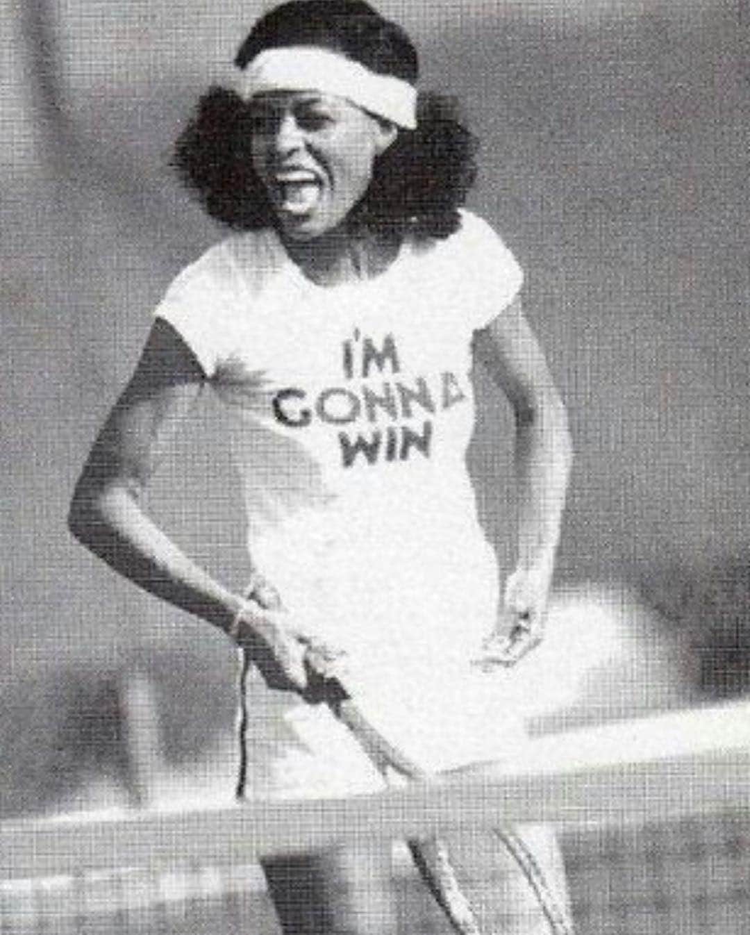 アリシア・キーズさんのインスタグラム写真 - (アリシア・キーズInstagram)「Happy 75th, Ms Diana! You are the epitome of GRACE & VIBRANCE @dianaross blazing trails by proving that, in a male-dominated industry, Black women can succeed by showing up as their authentic selves! And when we do, we win! Women are so POWERFUL!!! Are we winning ladies or what!!!?? 💜💜💜💥💥💥 I love this tee, I love the words and I love that it also supports the critical work that's being done for women's rights on the ground by fearless organizations every day. Celebrate a beautiful life at www.phenomenalwoman.us 🌈🌈🌈🥰🥰🥰 (check my story)」3月27日 13時53分 - aliciakeys