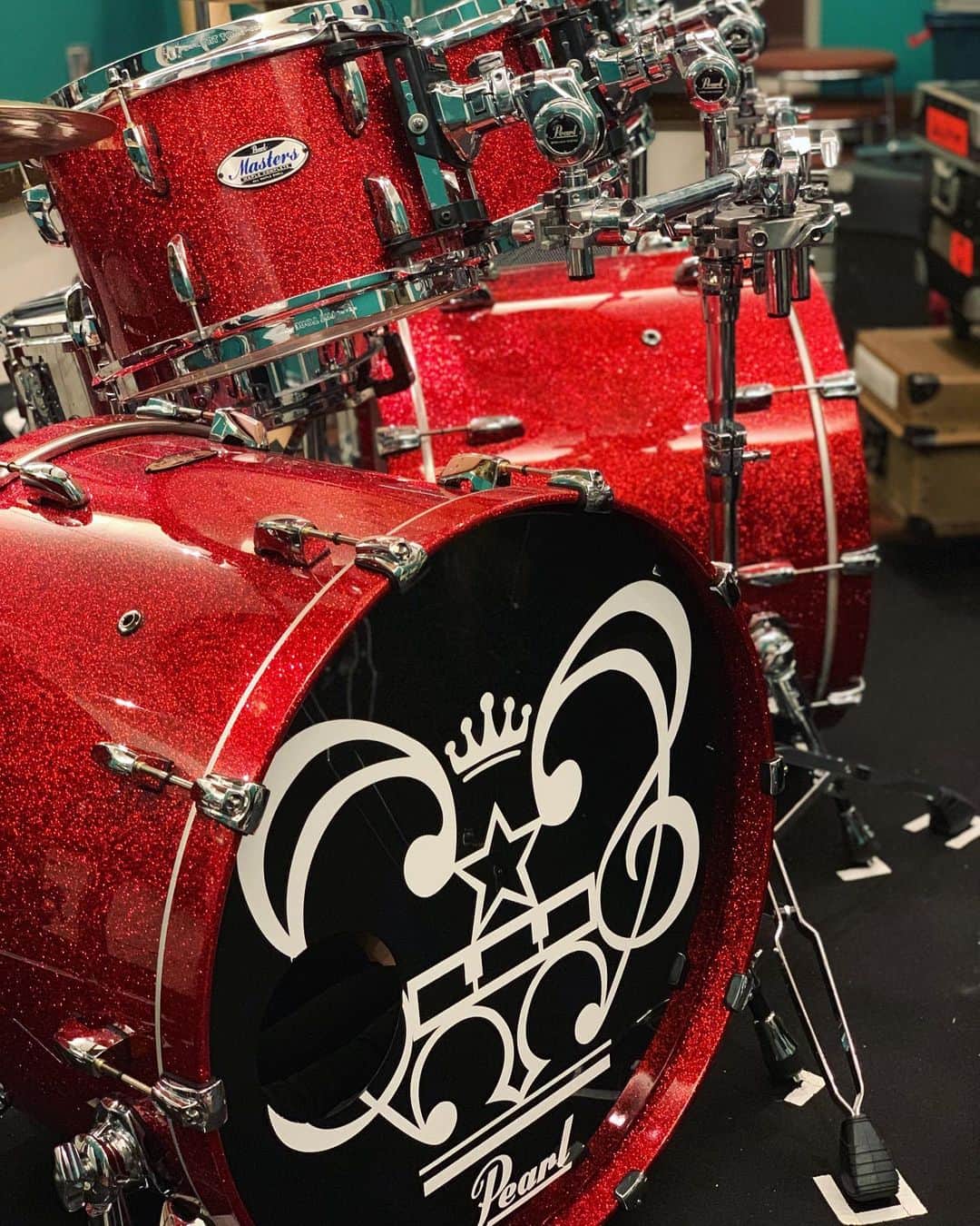 風弥さんのインスタグラム写真 - (風弥Instagram)「Pearl Drums MRV(BD)&MCT(TT&FT) BD24×18 FT16×16 TT12×8,10×7,8×7 Zildjian Cymbals ,Remo DrumHead #daizystripperkazami  #pearldrums #pearl #zildjian #drummer #drumset #teamremo」3月27日 13時56分 - kazami_daizy