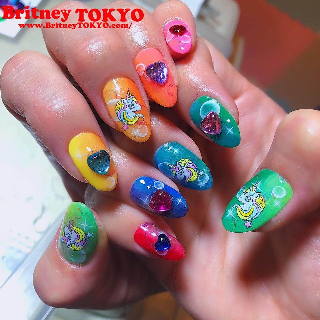 Britney TOKYOさんのインスタグラム写真 - (Britney TOKYOInstagram)「Rainbow 🌈 🦄  Using : @naillabousa #tokyospice @tsumekira #bemine  #nailart #britneytokyo #nails #britneytokyonailsticker」3月27日 14時05分 - britneytokyo