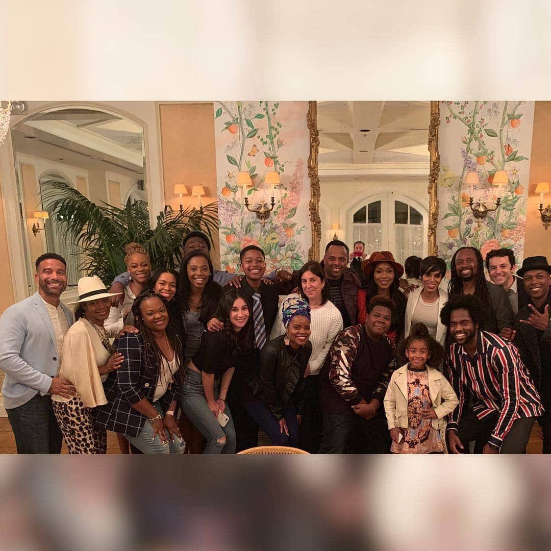 ケリー・ワシントンさんのインスタグラム写真 - (ケリー・ワシントンInstagram)「Pics from amazing cast dinner last night. In love with this team. So full of heart and SPIRIT. #WeAreMakingAPilot @simpsonstreet」3月27日 6時02分 - kerrywashington