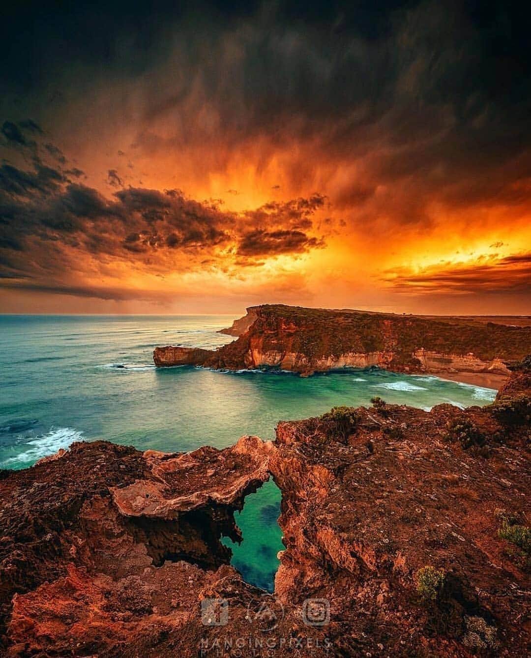のインスタグラム：「Great picture by @hangingpixels_photo_art  at @igersmelbourne 📸👌 Thank you for share your photos with our communities of #igers around the world! #igersmelbourne #melbourne #australia」