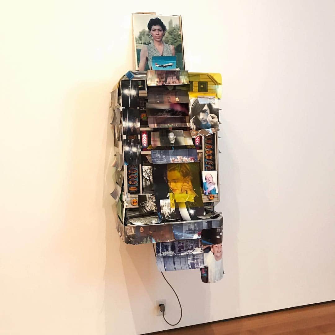 ニューヨーク近代美術館さんのインスタグラム写真 - (ニューヨーク近代美術館Instagram)「“Artists should not look to the left or the right. Art should be strong and nonconformist—and most importantly, art should always be personal.” –#IsaGenzken … Throughout her career, Isa Genzken has used her art to give three-dimensional form to her fascination with new technology, incorporating and commenting on the electronic systems that were beginning to pervade homes and offices. “Slot Machine” (1999), now on view in #TheLongRunMoMA, is Genzken’s first large-scale multimedia sculpture incorporating everyday objects. Later, in “New Design for World Receivers” (2002), her focus shifts to larger structures that resemble the architectural fragments of failed utopias. Her painting “MLR” is titled as an abbreviation for “more light research,” evoking German writer Goethe’s 1832 deathbed cry for “more light.” … #TheLongRunMoMA celebrates continual creativity with works made later in artists careers. Explore more women artists and share your inspirations with #5womenartists. … [Credits: Isa Genzken. “Slot Machine.” 1999. Slot machine, paper, chromogenic color prints, and tape. Gift of Brigitte and Arend Oetker; Isa Genzken. “MLR” (detail). 1992. Alkyd resin spray paint on canvas. Gift of The Riklis Collection of McCrory Corporation (by exchange) and The Modern Women's Fund; Isa Genzken. “New Design for World Receivers.” 2002. Sheet metal, perforated sheet metal, mirror foil, metallic paint and board, in two parts. Gift of Sammlung Hoffmann, Berlin, in honor of Jo Carole and Ronald Lauder; © 2019 The Museum of Modern Art, New York; Isa Genzken]」3月27日 6時39分 - themuseumofmodernart
