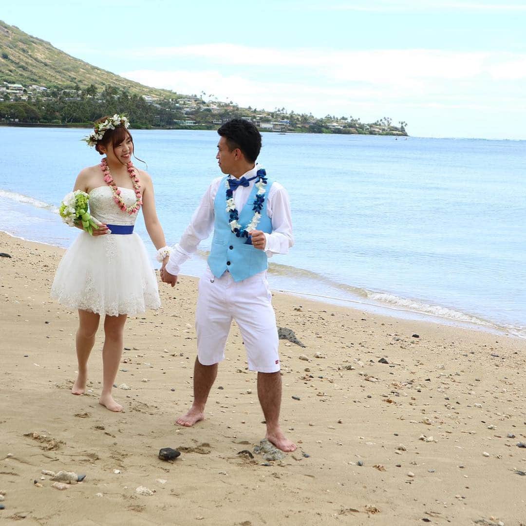 岩本初恵さんのインスタグラム写真 - (岩本初恵Instagram)「ハワイで結婚💒👰 撮影最高でした 💕💕 素敵な一週間の旅 明日はいよいよ 日本に帰ります 💕💕 幸せな旅 ありがとうございます 💕💕 #ハワイ  #パワースポット  #結婚式 #撮影  #家族に感謝  #家族旅行 #instagood  #instagram  #fun  #love  #happy  #青空 #ビーチ  #ビーチフォトウェディング  #幸せ」3月27日 6時52分 - hatsue_iwamoto