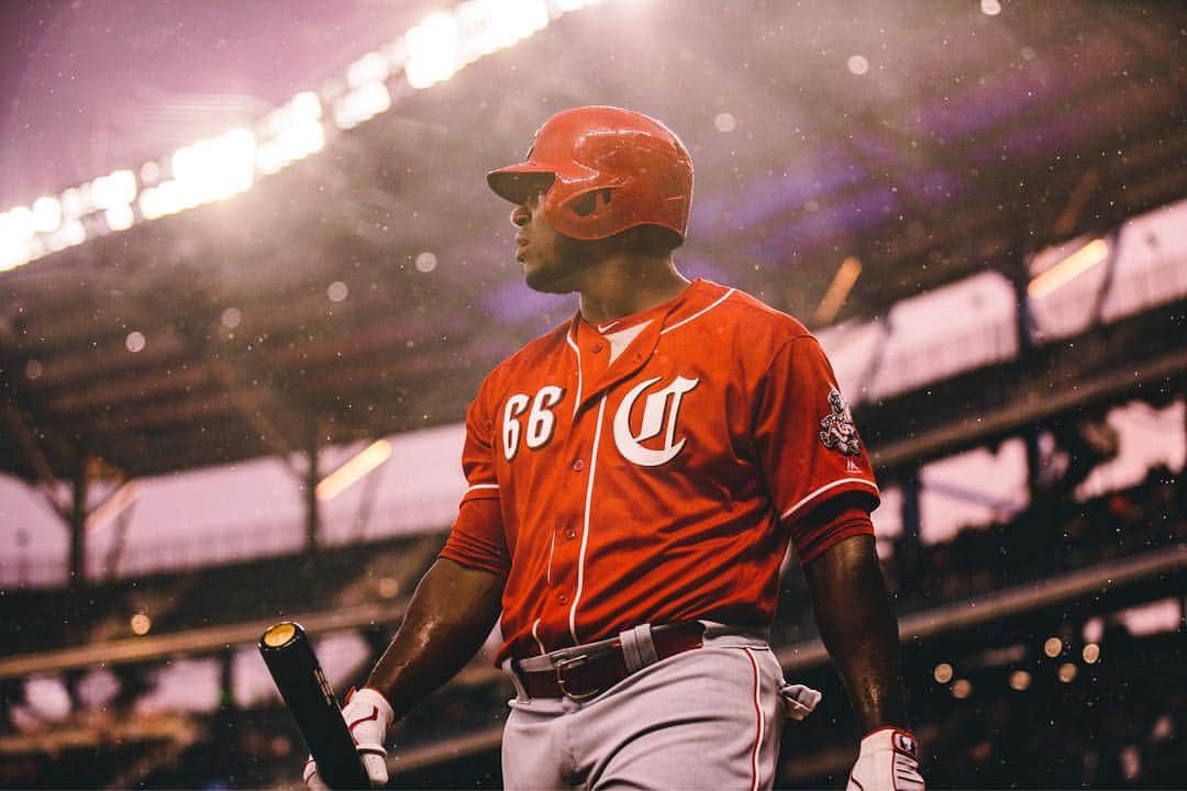 ヤシエル・プイグのインスタグラム：「Who is ready for Opening Day?! ⚾️ #reds #openingday #borntobaseball #cincinnati #MLB」