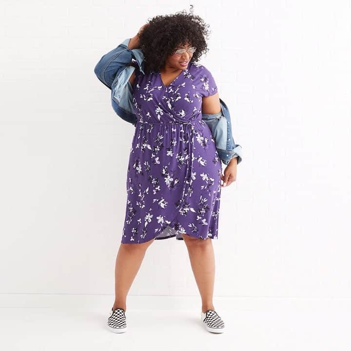 ロック&リパブリックのインスタグラム：「Meet your new favorite dress from EVRI—it's comfy and you can wear it anywhere (winning!). It's available in sizes 0x-4x and 14w-30w.」
