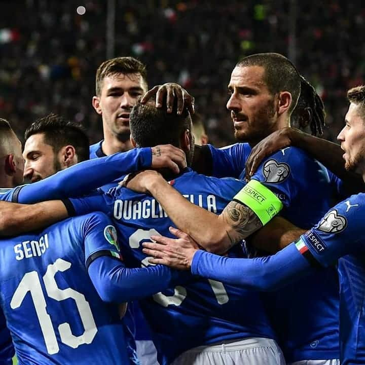 サッカーイタリア代表さんのインスタグラム写真 - (サッカーイタリア代表Instagram)「#Nazionale⚽️ 📸 La vittoria doveva essere imperativa stasera ed è stata colta in maniera netta dagli #Azzurri che, in questo modo, si issano al vertice del Gruppo J delle #EuropeanQualifiers a #Euro2020! . . #VivoAzzurro #ItaliaLiechtenstein🇮🇹🇱🇮 6⃣-0⃣」3月27日 6時58分 - azzurri