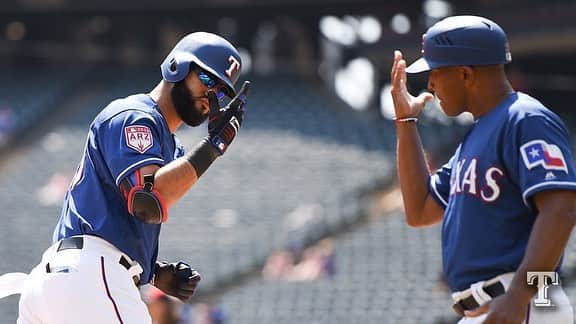 ノマー・マザラさんのインスタグラム写真 - (ノマー・マザラInstagram)「Spring Training that’s a wrap! Ready for everything that comes this season!!! 👋🏻💪🏼🙌🏼😎☄️ #Rangers #TogetherWe」3月27日 7時09分 - nomazara26