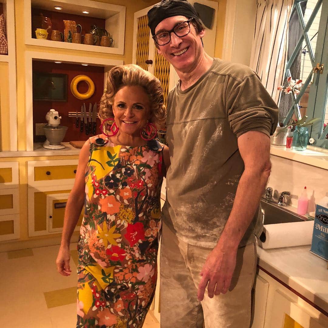 エイミー・セダリスさんのインスタグラム写真 - (エイミー・セダリスInstagram)「Round 3 of behind the scenes @athomewithamysedaris @trutv tonight 10/9c #athomewithamysedaris Anniversary Episode」3月27日 7時10分 - amysedaris