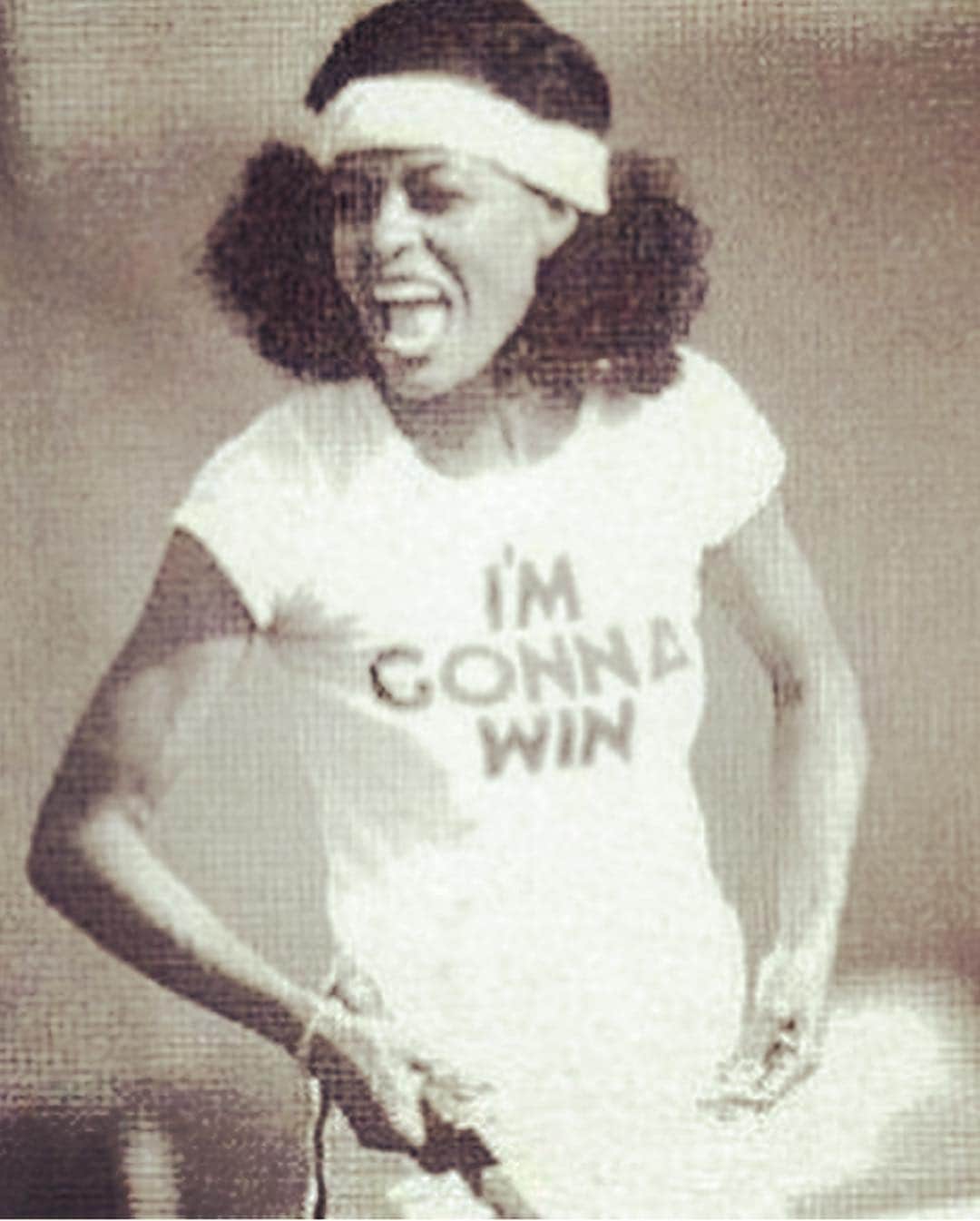 Rettaさんのインスタグラム写真 - (RettaInstagram)「In honor of Ms. @dianaross 75th birthday, @phenomenal.ly has recreated this tee. It benefits Higher Heights (@higherheights4) which is helping to elevate the voices of black women and build their political power.」3月27日 7時27分 - unforettable