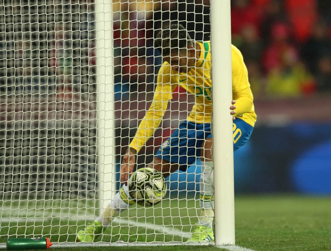 サッカー ブラジル代表チームさんのインスタグラム写真 - (サッカー ブラジル代表チームInstagram)「Faz o gol, @roberto_firmino! 🇧🇷⚽ 🇧🇷 3-1 🇨🇿 / #BRAxCZE #GigantesPorNatureza  Fotos: Lucas Figueiredo/CBF」3月27日 7時23分 - cbf_futebol