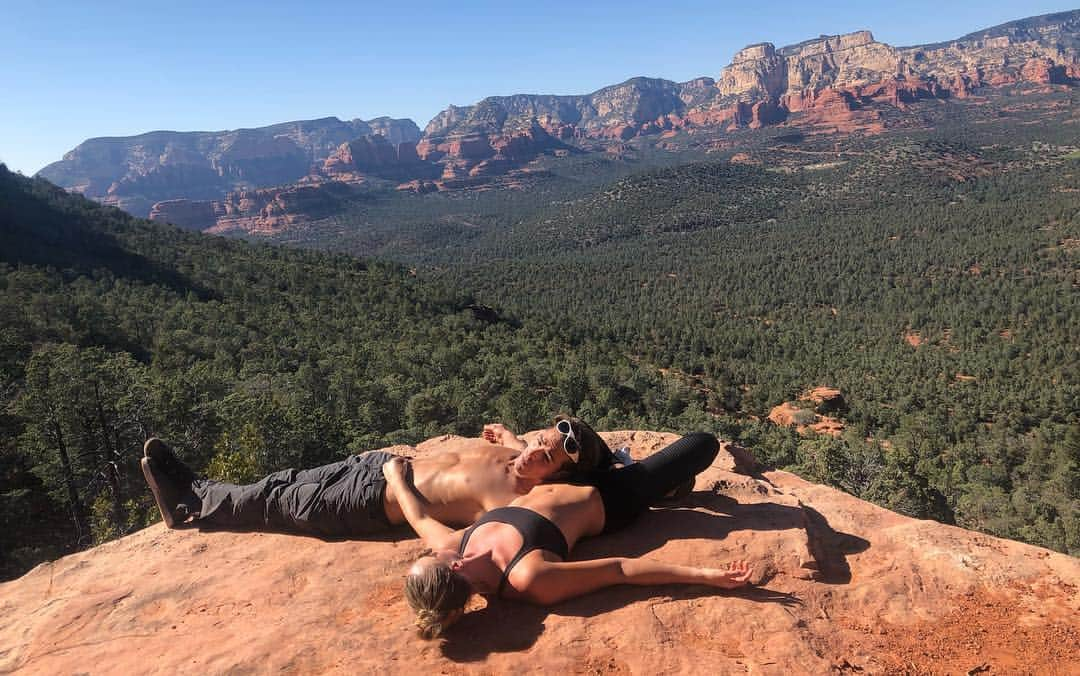 イモージェン・ケアンズさんのインスタグラム写真 - (イモージェン・ケアンズInstagram)「Devilsbridge  #devilsbridge #arizona #desert #dayoff #landscape #hike 👏🔝☀️」3月27日 7時54分 - imogencairns