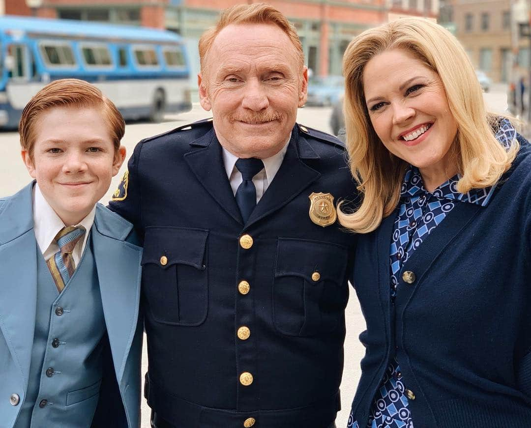 メアリー・マコーマックさんのインスタグラム写真 - (メアリー・マコーマックInstagram)「No biggie. Just my second time sharing the screen with the great #DannyBonaduce or “The Duce” as we call him here at @thekidsarealrightabc. Ironically the first time was on Dickie Roberts: Former Child Star. #TheKidsAreAlright #ThePartridgeFamily #SetLife」3月27日 7時59分 - marycmccormack