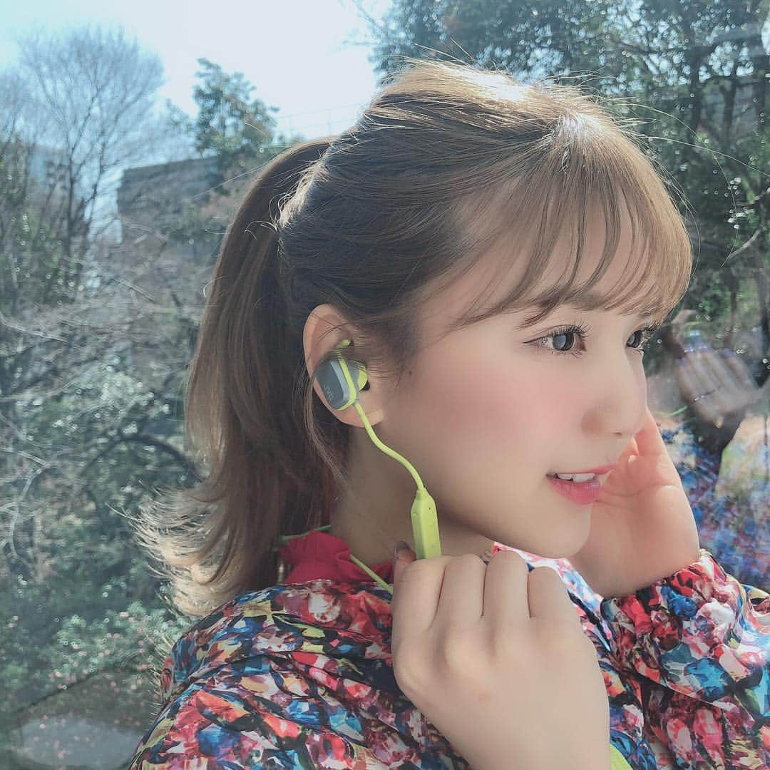 ひよんさんのインスタグラム写真 - (ひよんInstagram)「🏃‍♀️🎧☘🐝 ㅤㅤㅤㅤㅤㅤㅤㅤㅤㅤㅤㅤㅤ 運動しないとそろそろ大変🤭🐷🍚💔泣 ランニングするときは #jvc のイヤホンがとてもよい🙆‍♀️🧡 ㅤㅤㅤㅤㅤㅤㅤㅤㅤㅤㅤㅤㅤ #running #run #spring #운동 #헬스타그램 #희영 #ランニング女子 #イヤホン推奨 #ひよん #インスタ限定」3月27日 8時23分 - cchan_fee4